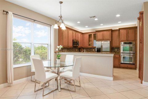 Villa ou maison à vendre à Miramar, Floride: 5 chambres, 257.43 m2 № 1178146 - photo 9