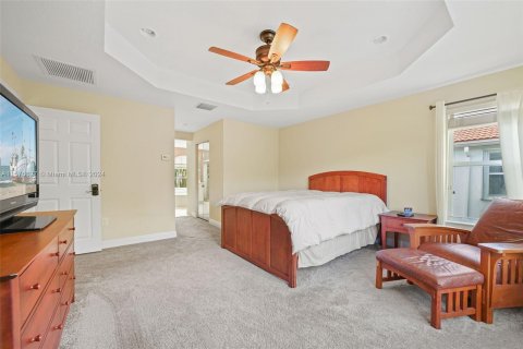 House in Miramar, Florida 5 bedrooms, 257.43 sq.m. № 1178146 - photo 13