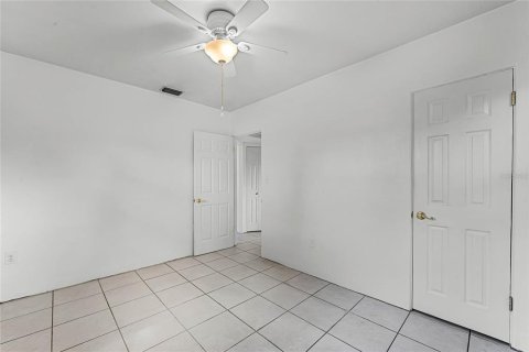 House in Orlando, Florida 2 bedrooms, 97.55 sq.m. № 1394132 - photo 12