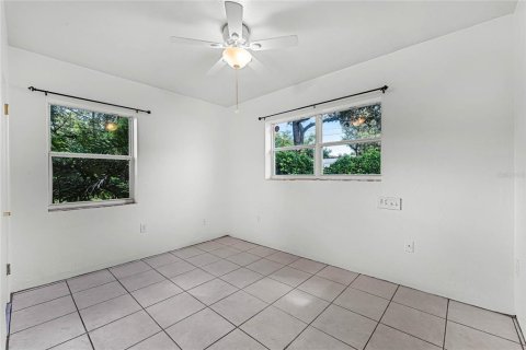 House in Orlando, Florida 2 bedrooms, 97.55 sq.m. № 1394132 - photo 11