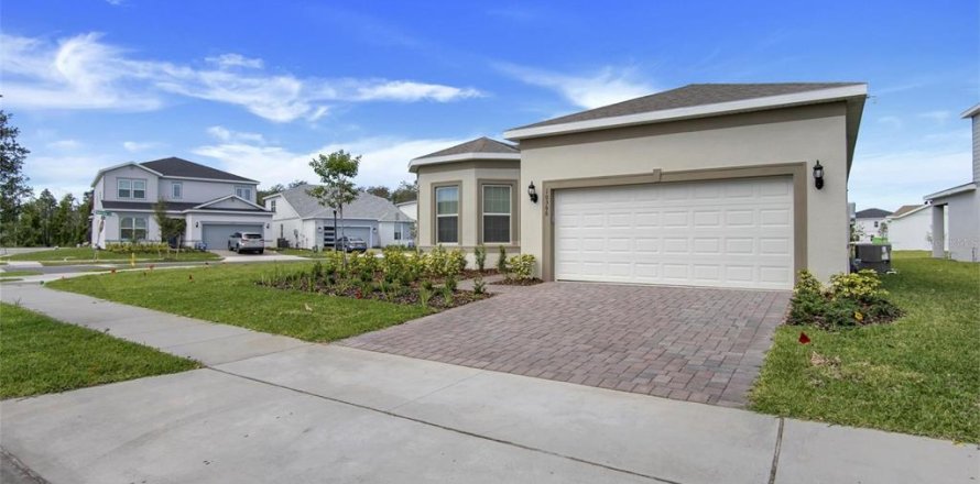 House in Orlando, Florida 3 bedrooms, 209.77 sq.m. № 1394136