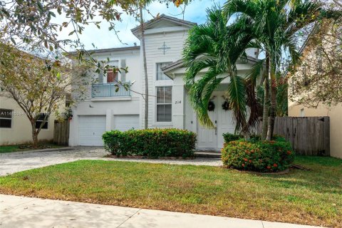 Villa ou maison à vendre à Homestead, Floride: 3 chambres № 841214 - photo 4