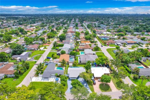 Villa ou maison à vendre à Miramar, Floride: 3 chambres, 104.52 m2 № 1328343 - photo 29