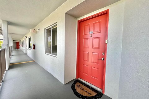 Condominio en venta en Pembroke Pines, Florida, 2 dormitorios, 105.63 m2 № 951431 - foto 20