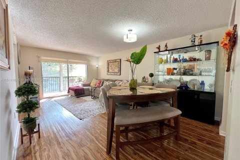Condominio en venta en Pembroke Pines, Florida, 2 dormitorios, 105.63 m2 № 951431 - foto 12