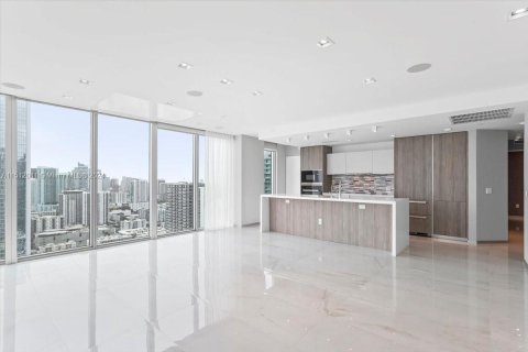 Copropriété à vendre à Miami, Floride: 3 chambres, 173.54 m2 № 942299 - photo 1