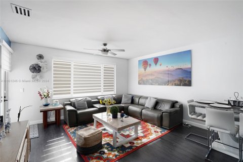 Condominio en venta en Miami, Florida, 3 dormitorios, 111.48 m2 № 1221044 - foto 3