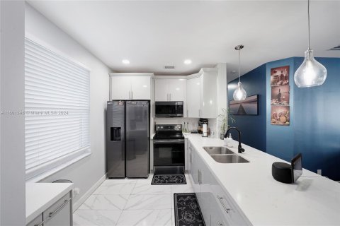 Condominio en venta en Miami, Florida, 3 dormitorios, 111.48 m2 № 1221044 - foto 8