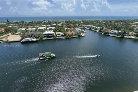 Condo in Aventura, Florida, 2 bedrooms  № 1309523 - photo 8