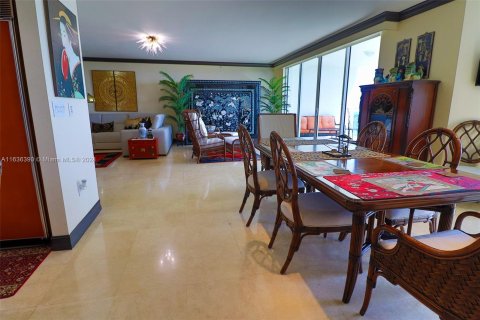 Condo in Aventura, Florida, 2 bedrooms  № 1309523 - photo 23