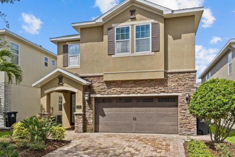 Villa ou maison à vendre à Kissimmee, Floride: 8 chambres, 316.98 m2 № 1356219 - photo 1