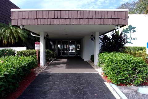 Condo in Stuart, Florida, 2 bedrooms  № 1183792 - photo 9