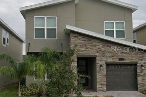 House in Davenport, Florida 5 bedrooms, 286.23 sq.m. № 1276221 - photo 1