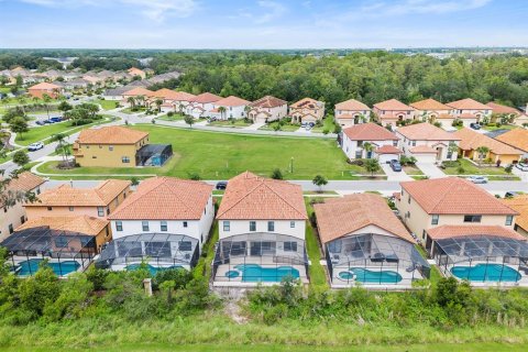 Villa ou maison à vendre à Kissimmee, Floride: 7 chambres, 331.2 m2 № 1276220 - photo 6