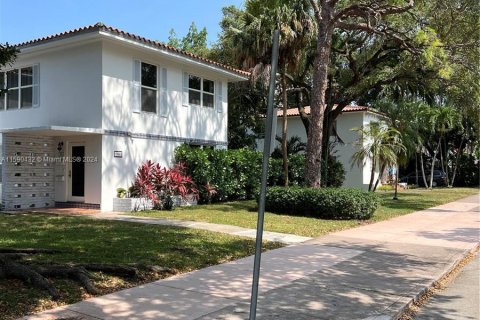 Immobilier commercial à vendre à Coral Gables, Floride: 223.15 m2 № 1180037 - photo 2