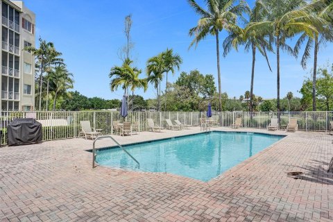 Condominio en venta en Pompano Beach, Florida, 2 dormitorios, 106.47 m2 № 1092580 - foto 24