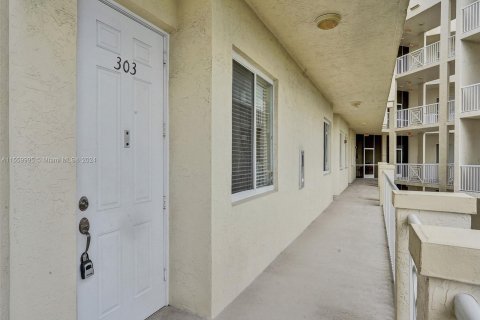 Condominio en venta en Pompano Beach, Florida, 2 dormitorios, 106.47 m2 № 1092580 - foto 21