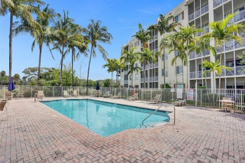 Condominio en venta en Pompano Beach, Florida, 2 dormitorios, 106.47 m2 № 1092580 - foto 25