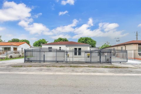 Villa ou maison à vendre à Hialeah, Floride: 3 chambres, 124.4 m2 № 1370470 - photo 5