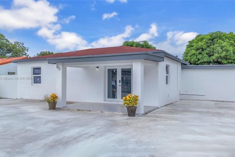 Villa ou maison à vendre à Hialeah, Floride: 3 chambres, 124.4 m2 № 1370470 - photo 8