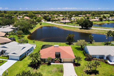 House in Palm City, Florida 3 bedrooms, 201.32 sq.m. № 1207457 - photo 25