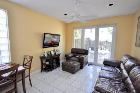 House in Lake Worth, Florida 3 bedrooms, 163.42 sq.m. № 1207492 - photo 12