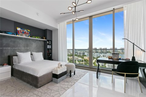 Condo in Sunny Isles Beach, Florida, 4 bedrooms  № 1358740 - photo 21