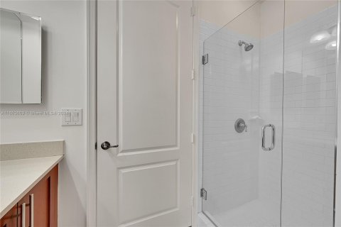 Condo in Fort Lauderdale, Florida, 1 bedroom  № 1358739 - photo 16