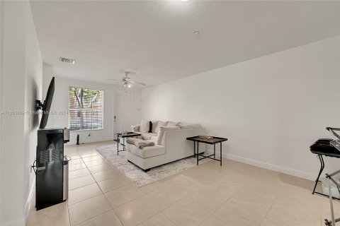 Condo in Fort Lauderdale, Florida, 1 bedroom  № 1358739 - photo 6