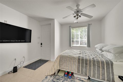 Condo in Fort Lauderdale, Florida, 1 bedroom  № 1358739 - photo 12