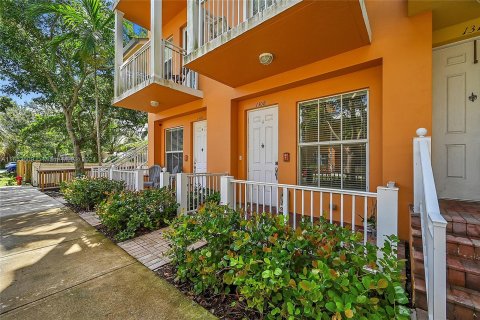 Condo in Fort Lauderdale, Florida, 1 bedroom  № 1358739 - photo 2