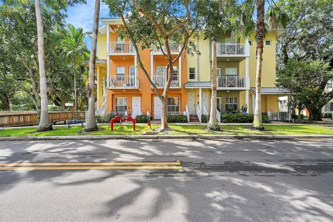 Condo in Fort Lauderdale, Florida, 1 bedroom  № 1358739 - photo 1