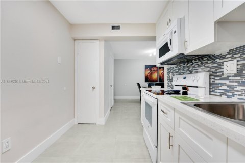 Condominio en venta en Miami, Florida, 1 dormitorio, 77.85 m2 № 1358703 - foto 14