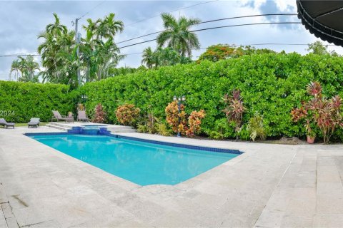 Villa ou maison à vendre à Coral Gables, Floride: 4 chambres № 1358785 - photo 9