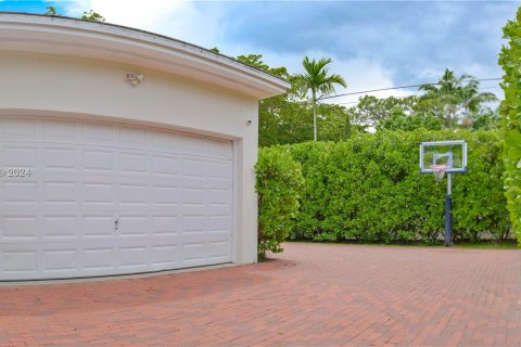 Villa ou maison à vendre à Coral Gables, Floride: 4 chambres № 1358785 - photo 12