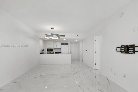 Condo in Miami, Florida, 1 bedroom  № 1377217 - photo 14