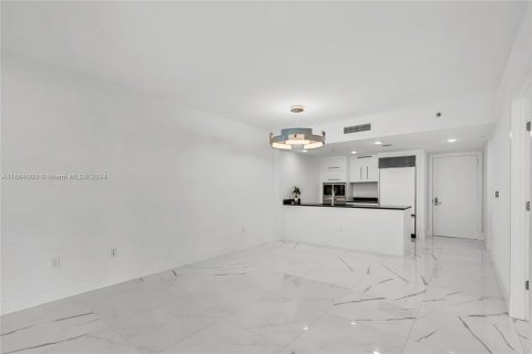 Condo in Miami, Florida, 1 bedroom  № 1377217 - photo 15