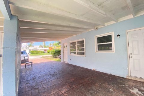 Villa ou maison à vendre à Hallandale Beach, Floride: 2 chambres, 138.98 m2 № 1377218 - photo 4