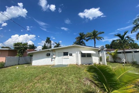 House in Hallandale Beach, Florida 2 bedrooms, 138.98 sq.m. № 1377218 - photo 8