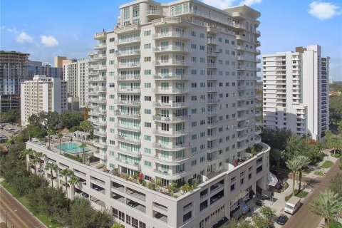 Condominio en venta en Orlando, Florida, 1 dormitorio, 130.06 m2 № 1274505 - foto 1