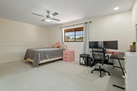 Adosado en venta en Hialeah, Florida, 2 dormitorios, 113.81 m2 № 1381827 - foto 19