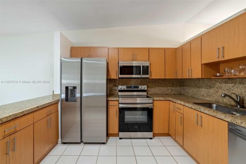 Adosado en venta en Hialeah, Florida, 2 dormitorios, 113.81 m2 № 1381827 - foto 13