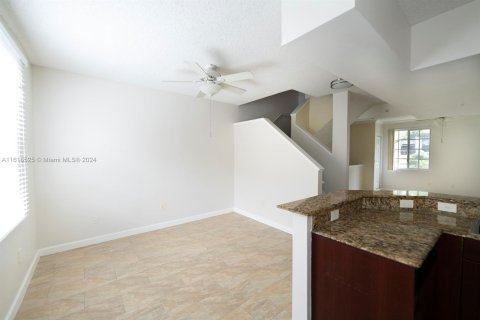 Touwnhouse à vendre à Aventura, Floride: 2 chambres, 122.26 m2 № 1239105 - photo 6