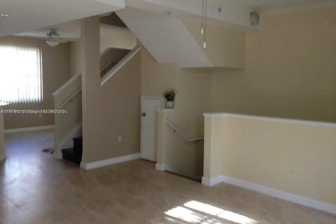 Touwnhouse à vendre à Aventura, Floride: 2 chambres, 122.26 m2 № 1239105 - photo 2