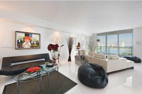 Condo in Aventura, Florida, 3 bedrooms  № 1239107 - photo 2