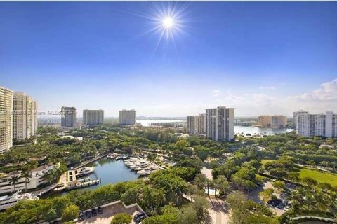 Condo in Aventura, Florida, 3 bedrooms  № 1239107 - photo 14