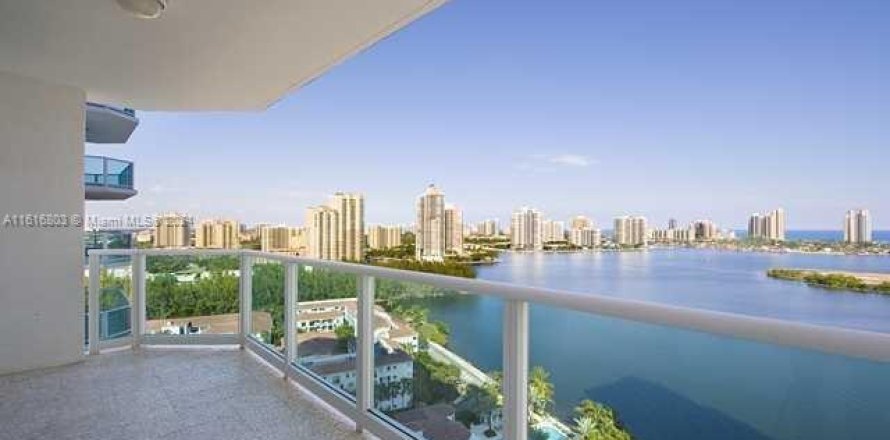 Condominio en Aventura, Florida, 3 dormitorios  № 1239107