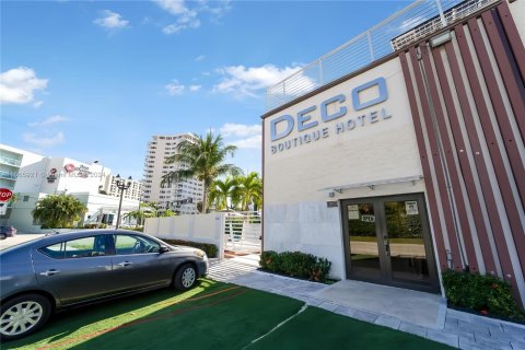 Hotel en venta en Fort Lauderdale, Florida № 1378913 - foto 1