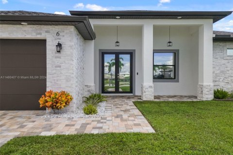 Casa en venta en Cape Coral, Florida, 3 dormitorios, 153.85 m2 № 1002190 - foto 4