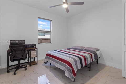 Casa en venta en Cape Coral, Florida, 3 dormitorios, 153.85 m2 № 1002190 - foto 24